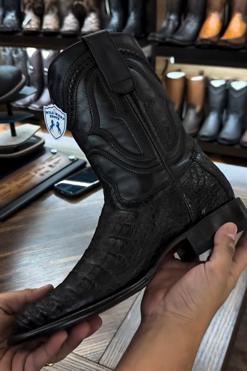 Men's Crocodile Leather Western Boots.