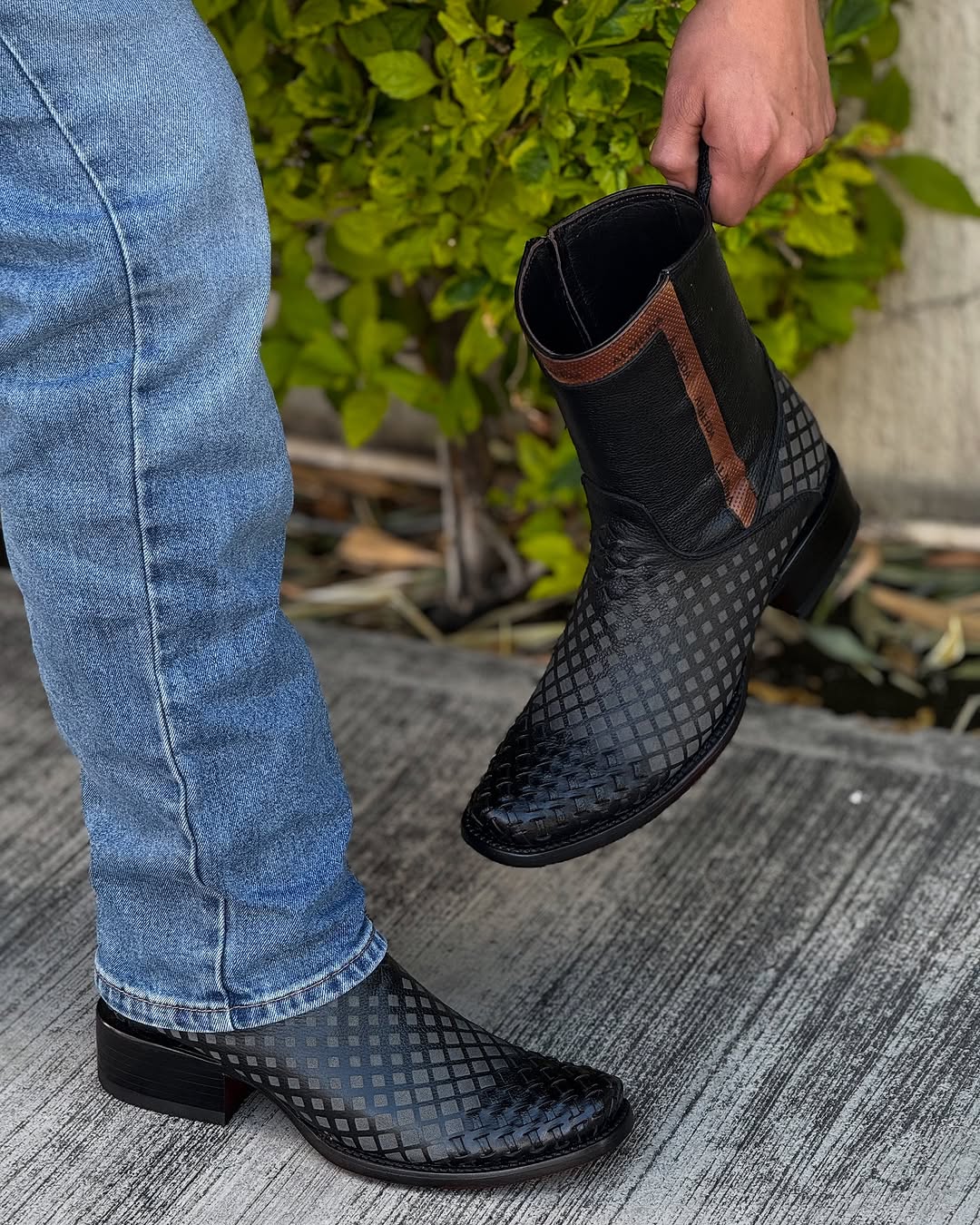 🔥New arrivals🔥Hand-woven leather zip-up cowboy boots