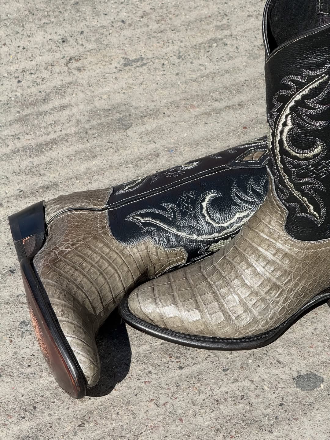 Men's Pointed-Toe Crocodile Cowboy Boots