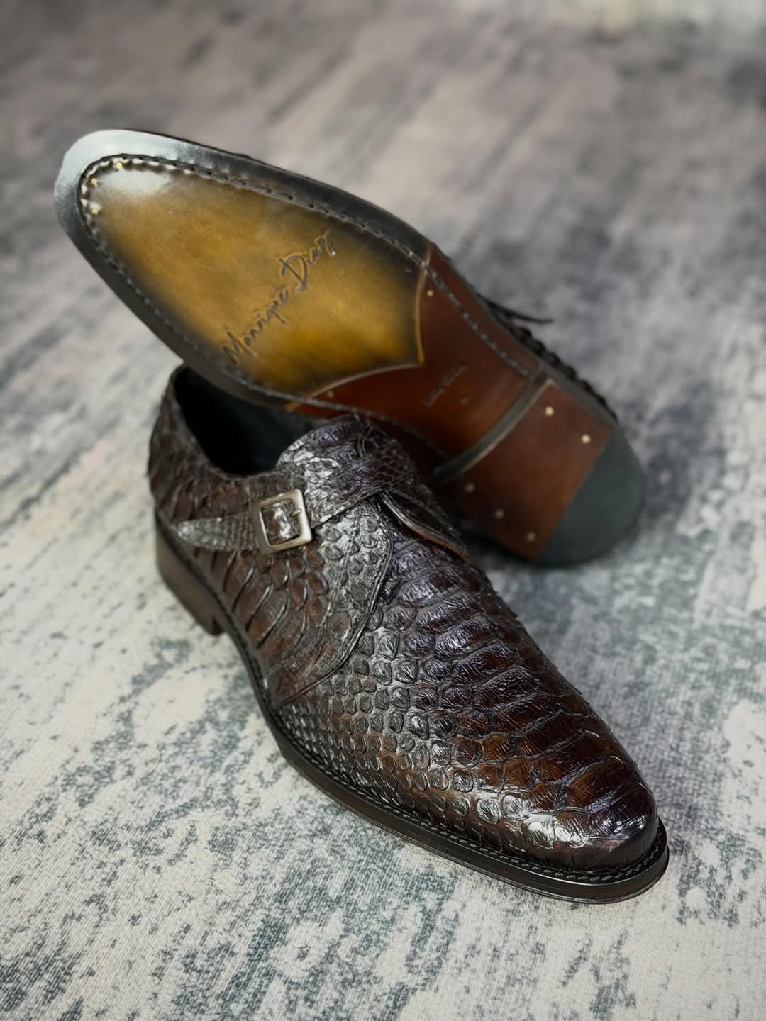 Men's Handcrafted Crocodile Texture Single Monk Strap Oxfords