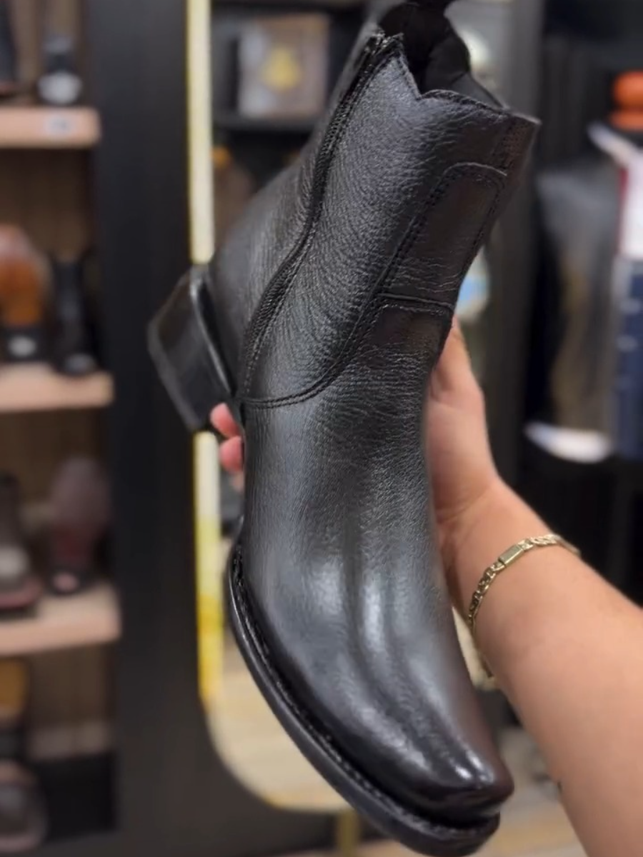 Black Narrow-Toe Leather Cowboy Boots