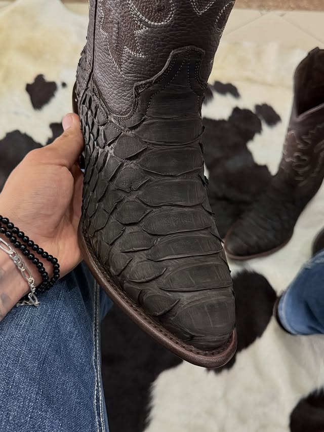 Men's Classic Oval Toe Python Boots