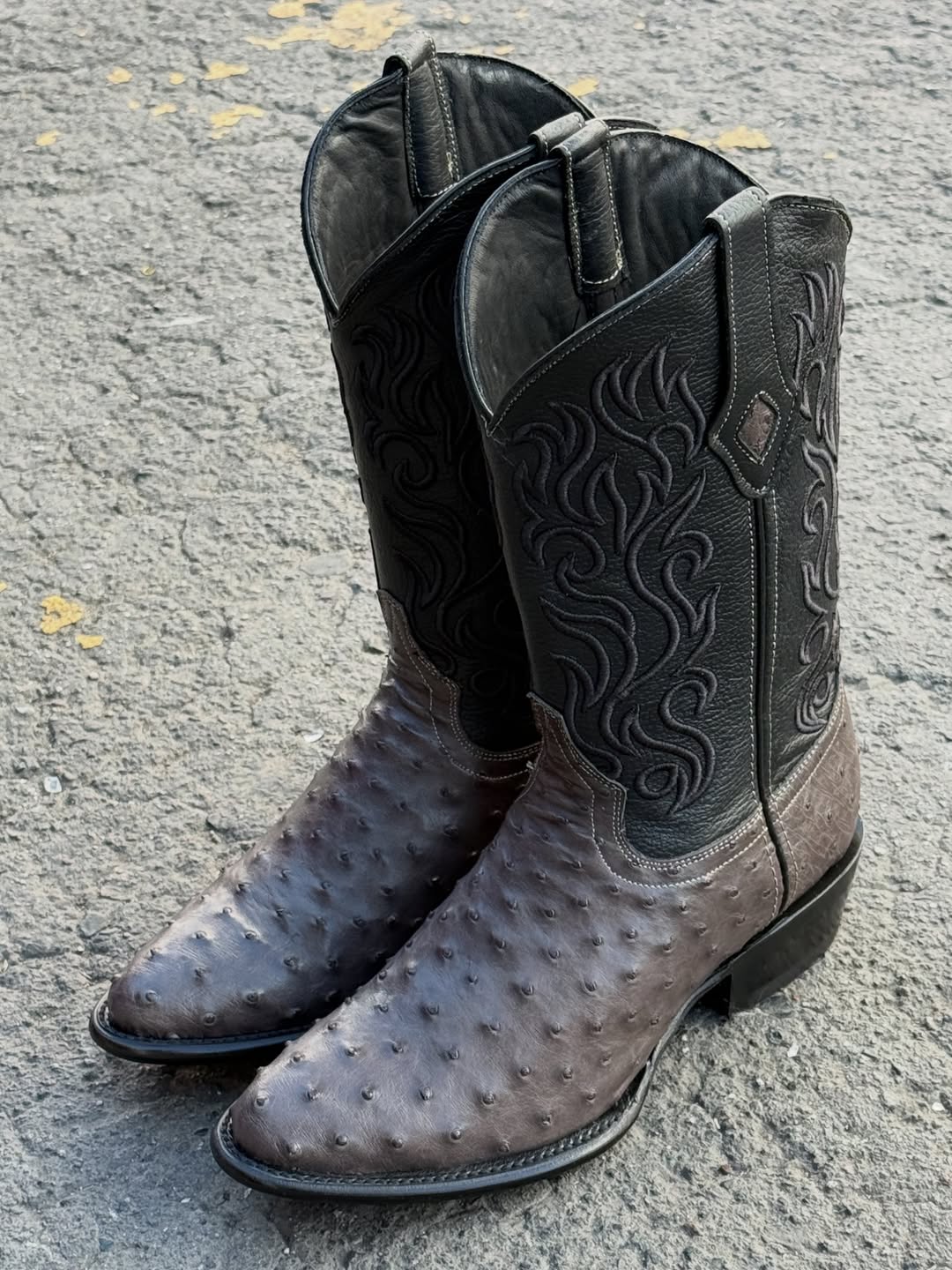 Men's Gray Oval-Toe Cowboy Boots