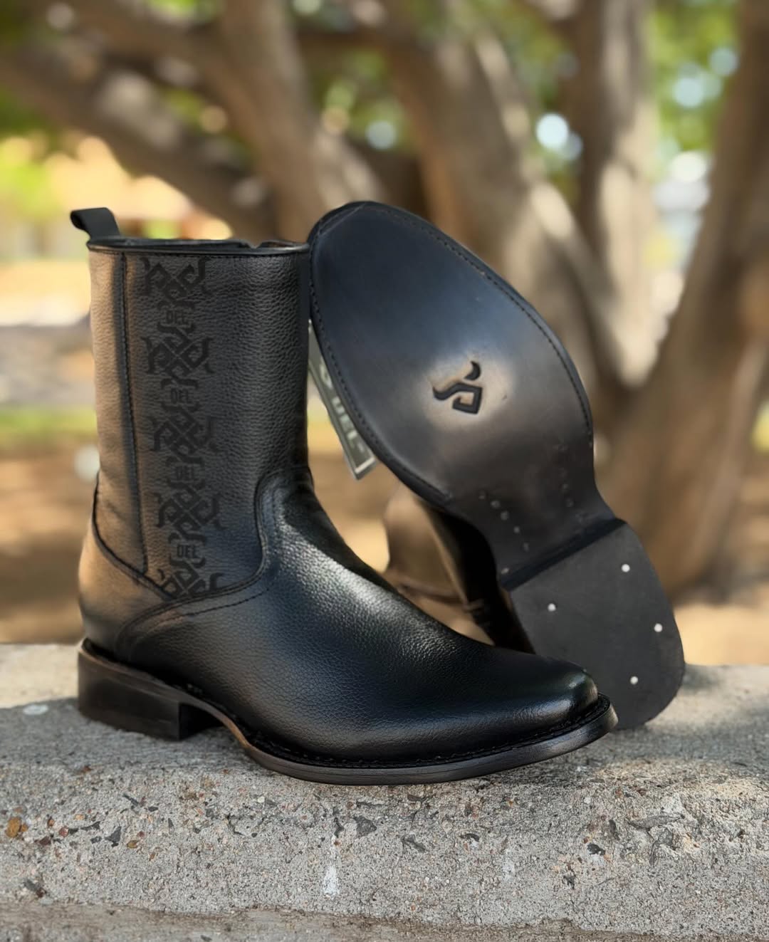 Men's Handmade Leather Western Boots with Embossed Pattern