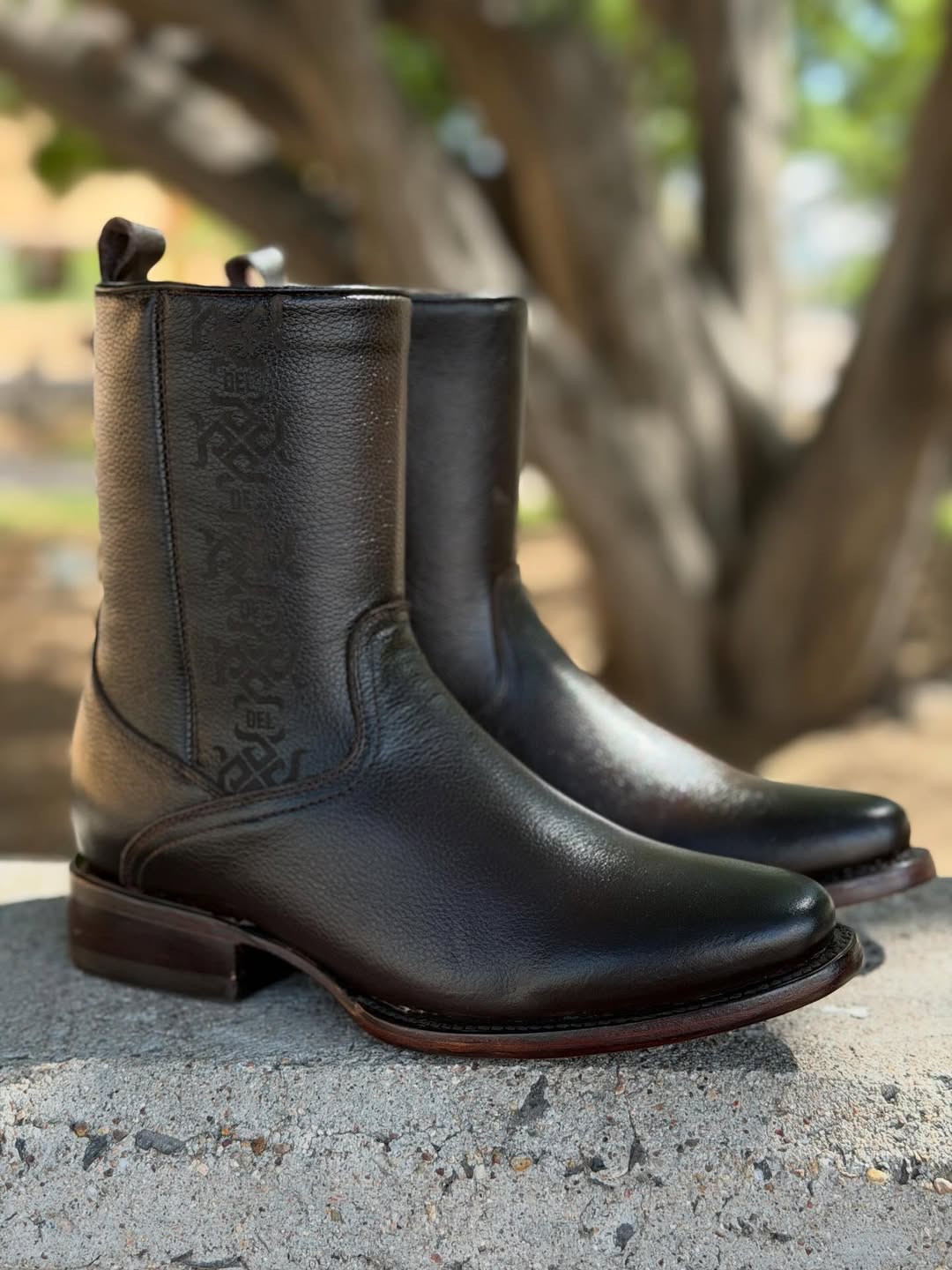 Men's Handmade Leather Western Boots with Embossed Pattern